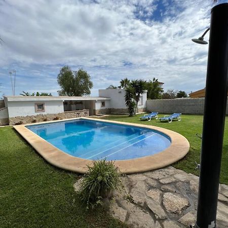 Chalet En La Barrosa, Piscina+Bbq+Grifo De Cerveza チクラナ・デ・ラ・フロンテーラ エクステリア 写真