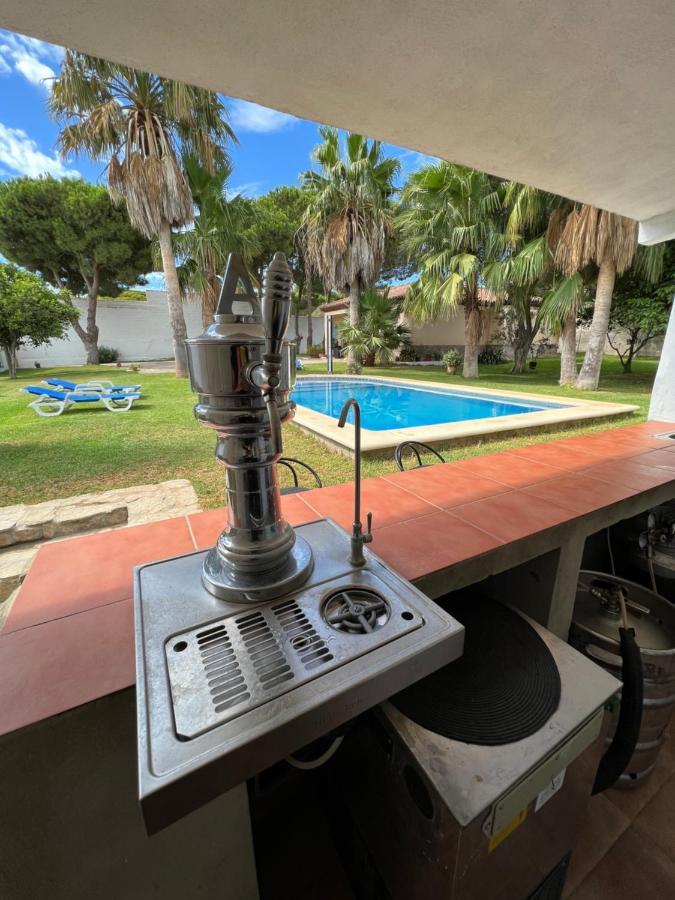 Chalet En La Barrosa, Piscina+Bbq+Grifo De Cerveza チクラナ・デ・ラ・フロンテーラ エクステリア 写真
