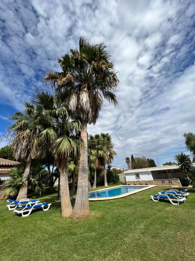 Chalet En La Barrosa, Piscina+Bbq+Grifo De Cerveza チクラナ・デ・ラ・フロンテーラ エクステリア 写真