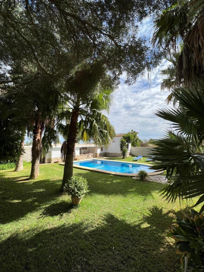 Chalet En La Barrosa, Piscina+Bbq+Grifo De Cerveza チクラナ・デ・ラ・フロンテーラ エクステリア 写真