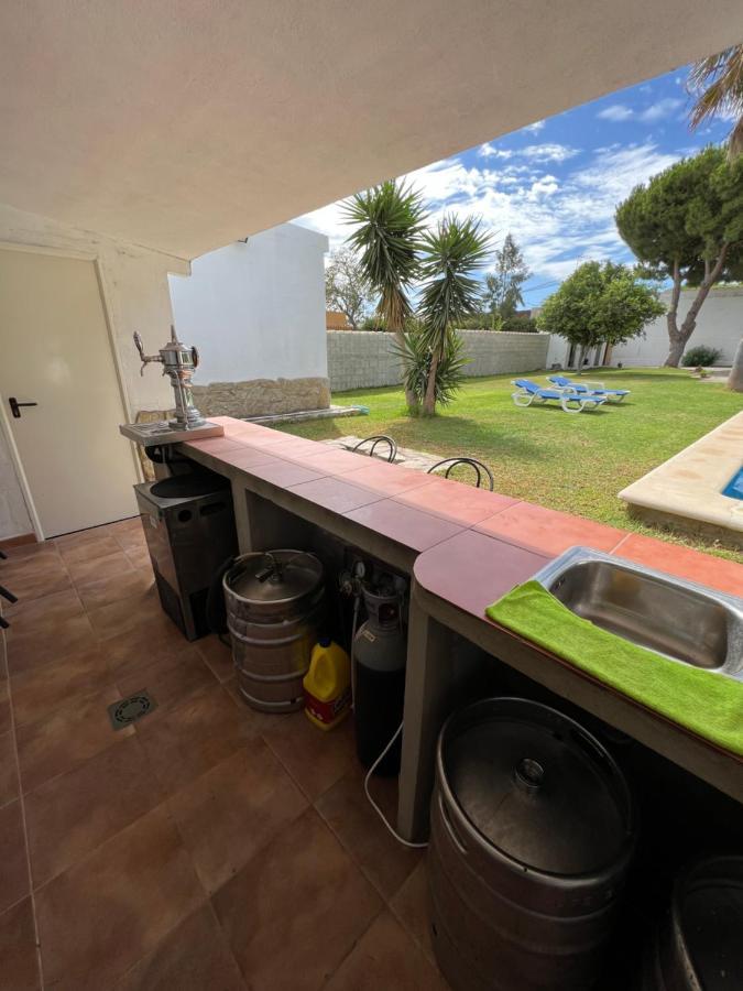 Chalet En La Barrosa, Piscina+Bbq+Grifo De Cerveza チクラナ・デ・ラ・フロンテーラ エクステリア 写真
