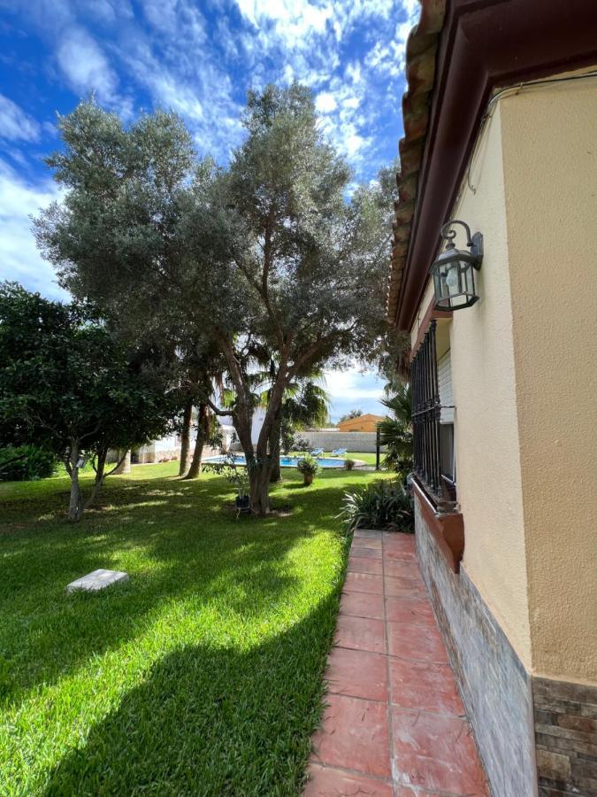 Chalet En La Barrosa, Piscina+Bbq+Grifo De Cerveza チクラナ・デ・ラ・フロンテーラ エクステリア 写真